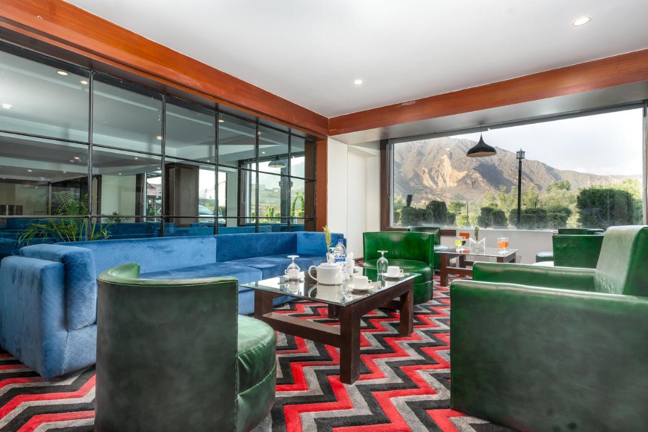 The Chinar Srinagar Hotel Exterior photo